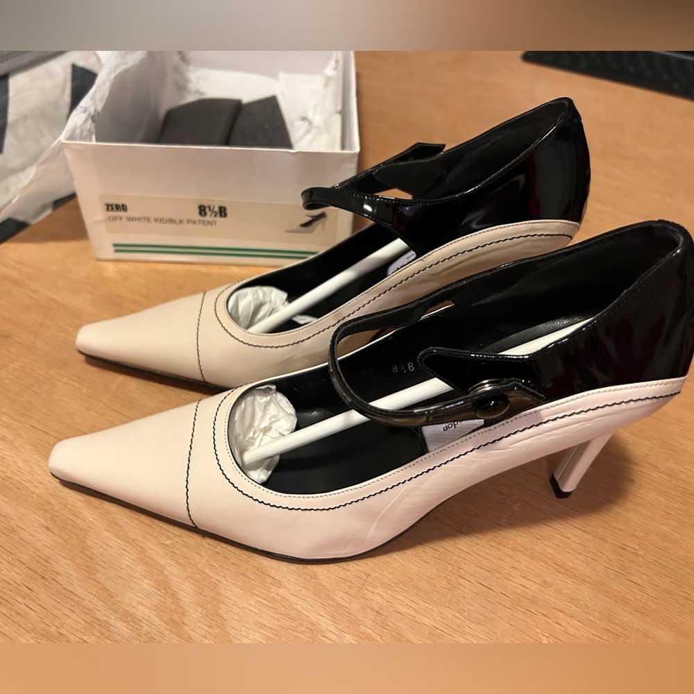 Sachs Too Cream/Black Heels